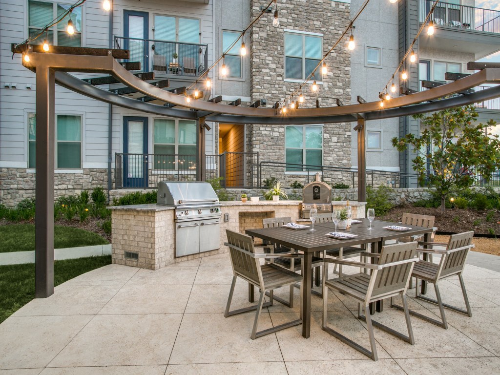 Outdoor grill and chef's kitchen